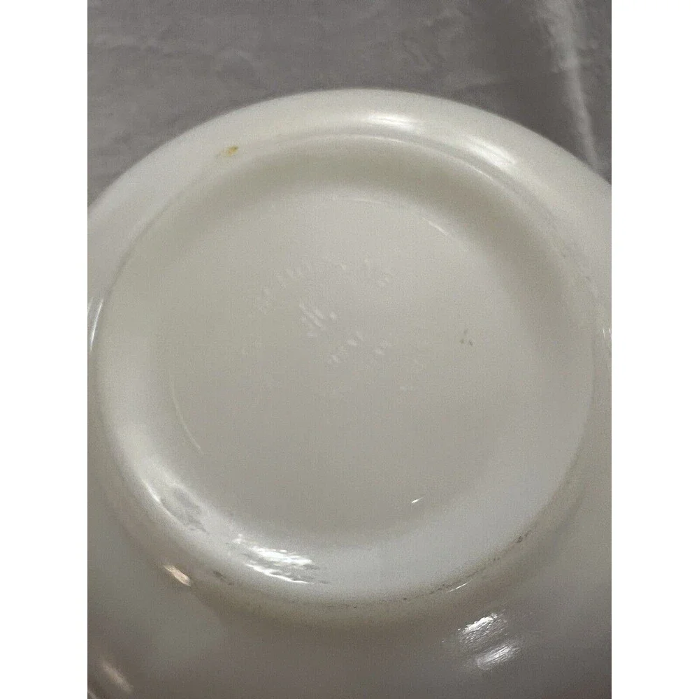 Vintage Anchor Hocking Milk Glass Bowl – 8 Inches – Classic White Glassware